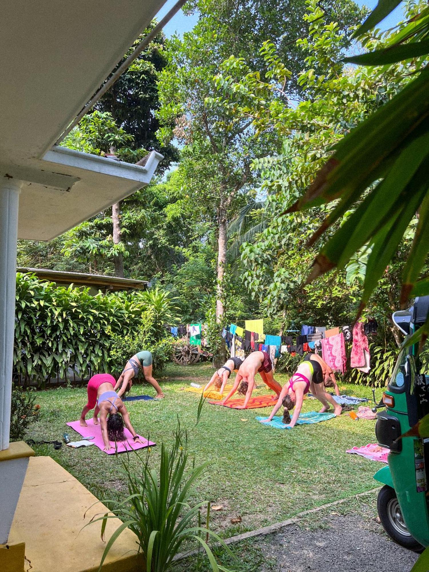דיקוולה Lazy Monkey Surfhostel - Sri Lanka מראה חיצוני תמונה